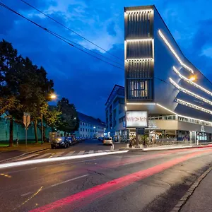 Schweitzer Center Апартаменты