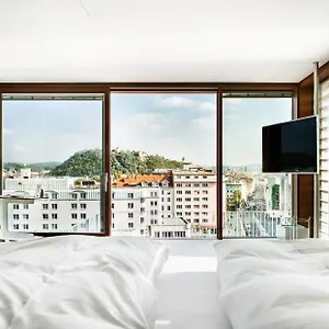 4* Hotel Daniel - Smart Lifestyle Near Centre